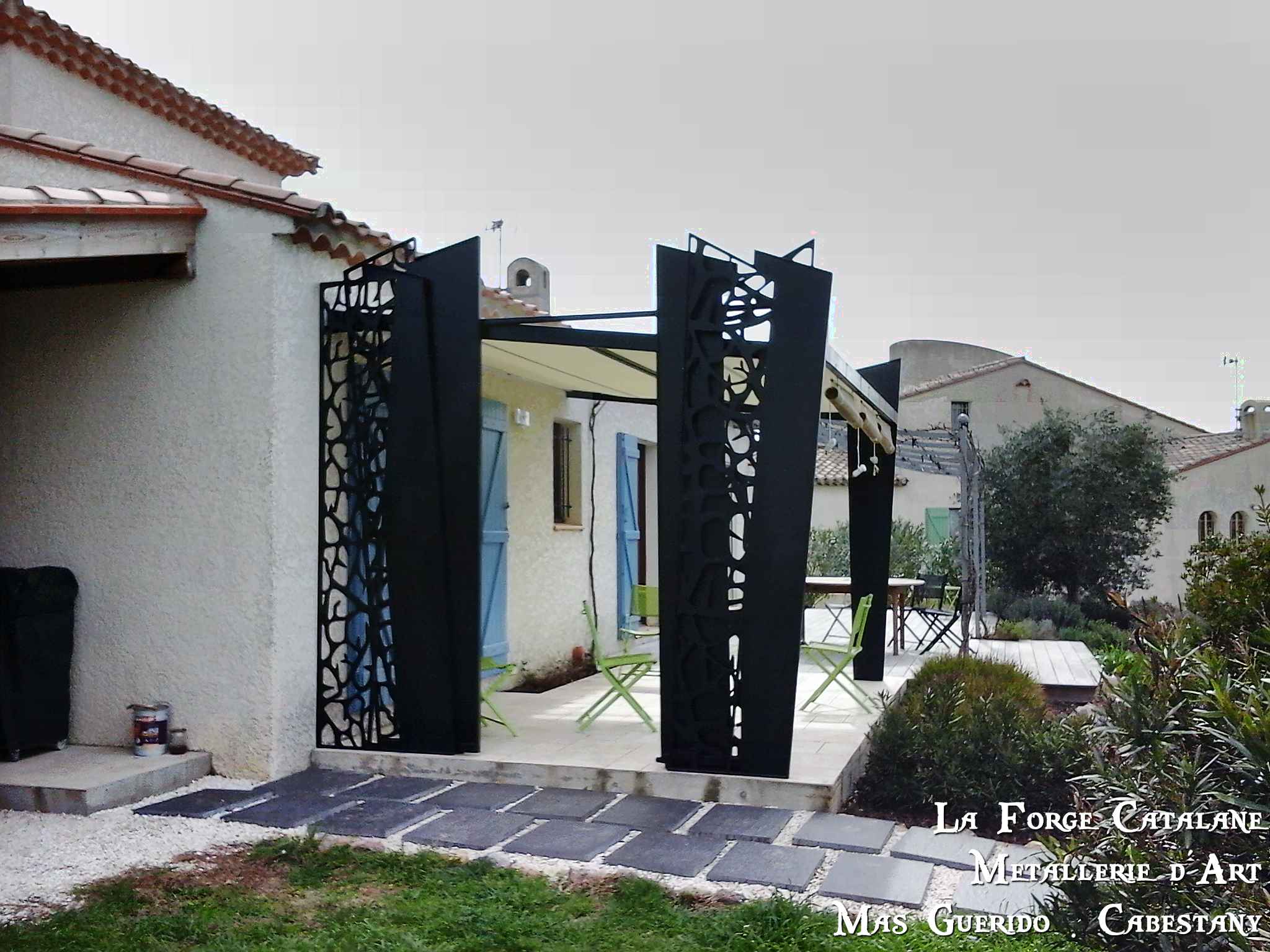 paroi laterale de pergola decoupe laser forge catalane 5.jpg